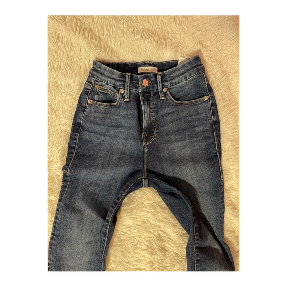 Good American Good Legs Jeans - Picture 4 of 9